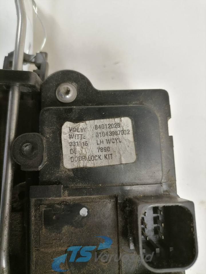 Volvo Door lock 84012028 - Door and parts for Truck: picture 2 Volvo Door lock 84012028 - Door and parts for Truck: picture 2