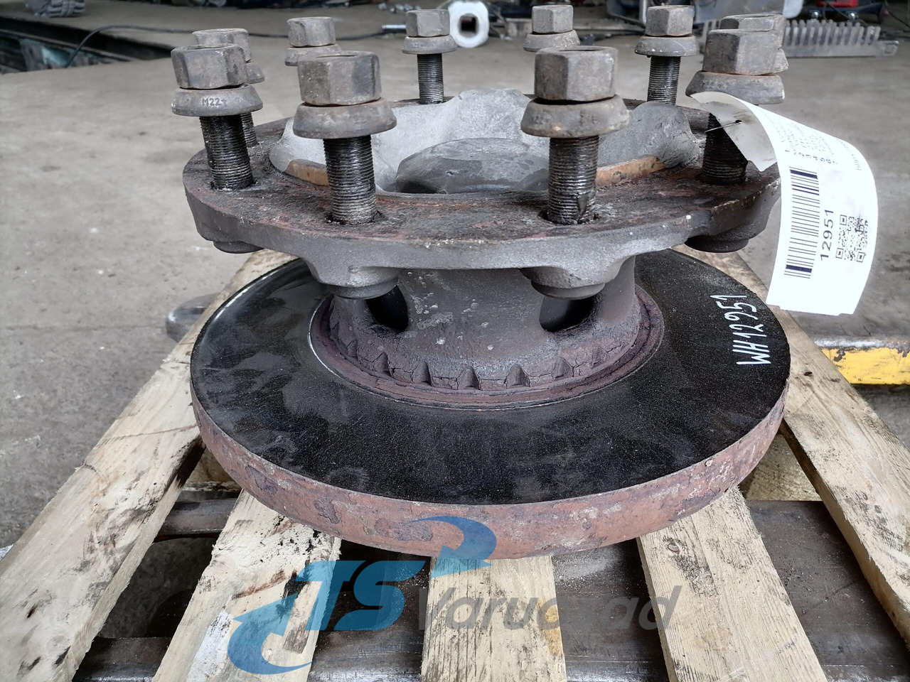 Volvo First wheel hub 21116583 - Wheel hub for Truck: picture 3 Volvo First wheel hub 21116583 - Wheel hub for Truck: picture 3