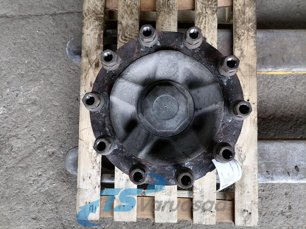 Volvo First wheel hub 21116583 - Wheel hub for Truck: picture 4 Volvo First wheel hub 21116583 - Wheel hub for Truck: picture 4