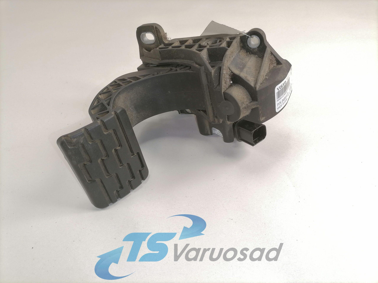 Volvo Gaasipedaal reostaadiga 84541221 - Fuel system for Truck: picture 1 Volvo Gaasipedaal reostaadiga 84541221 - Fuel system for Truck: picture 1