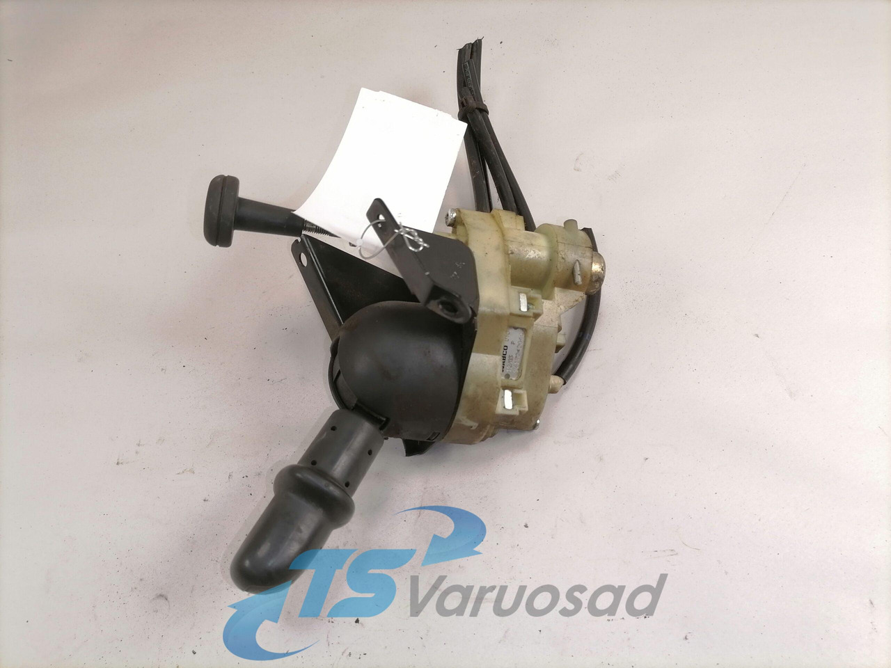 Volvo Handbrake control lever 9617242040 - Universal part for Truck: picture 2 Volvo Handbrake control lever 9617242040 - Universal part for Truck: picture 2