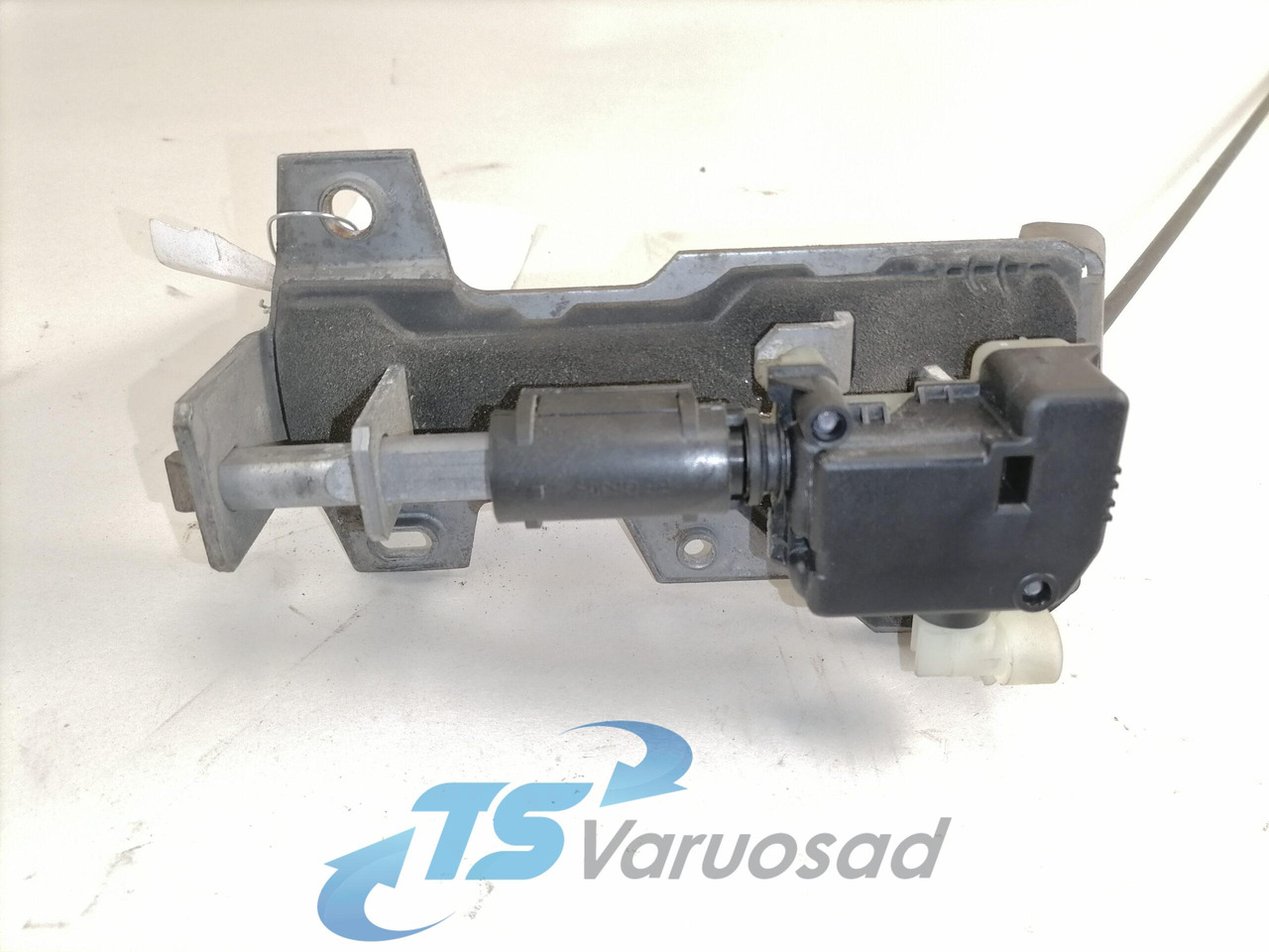 Volvo Iluvõre lukk 82208559 - Grill for Truck: picture 2 Volvo Iluvõre lukk 82208559 - Grill for Truck: picture 2