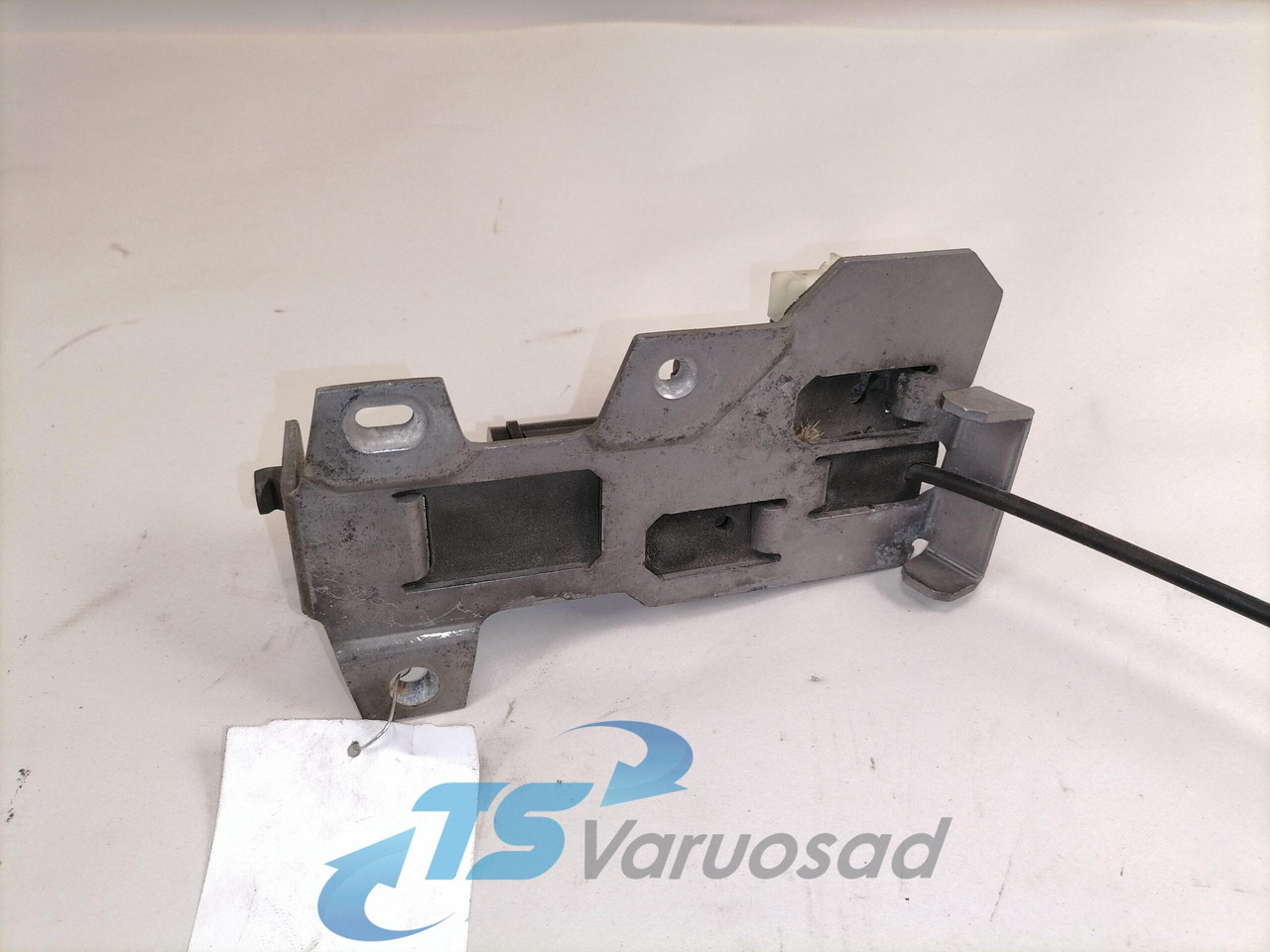 Volvo Iluvõre lukk 82208559 - Grill for Truck: picture 3 Volvo Iluvõre lukk 82208559 - Grill for Truck: picture 3