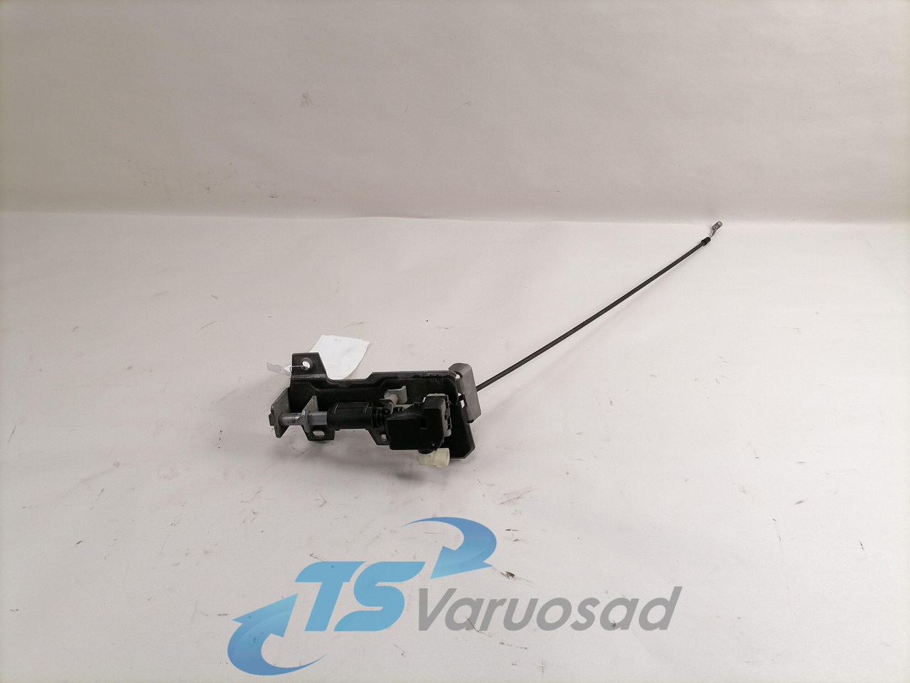 Volvo Iluvõre lukk 82208559 - Grill for Truck: picture 1 Volvo Iluvõre lukk 82208559 - Grill for Truck: picture 1