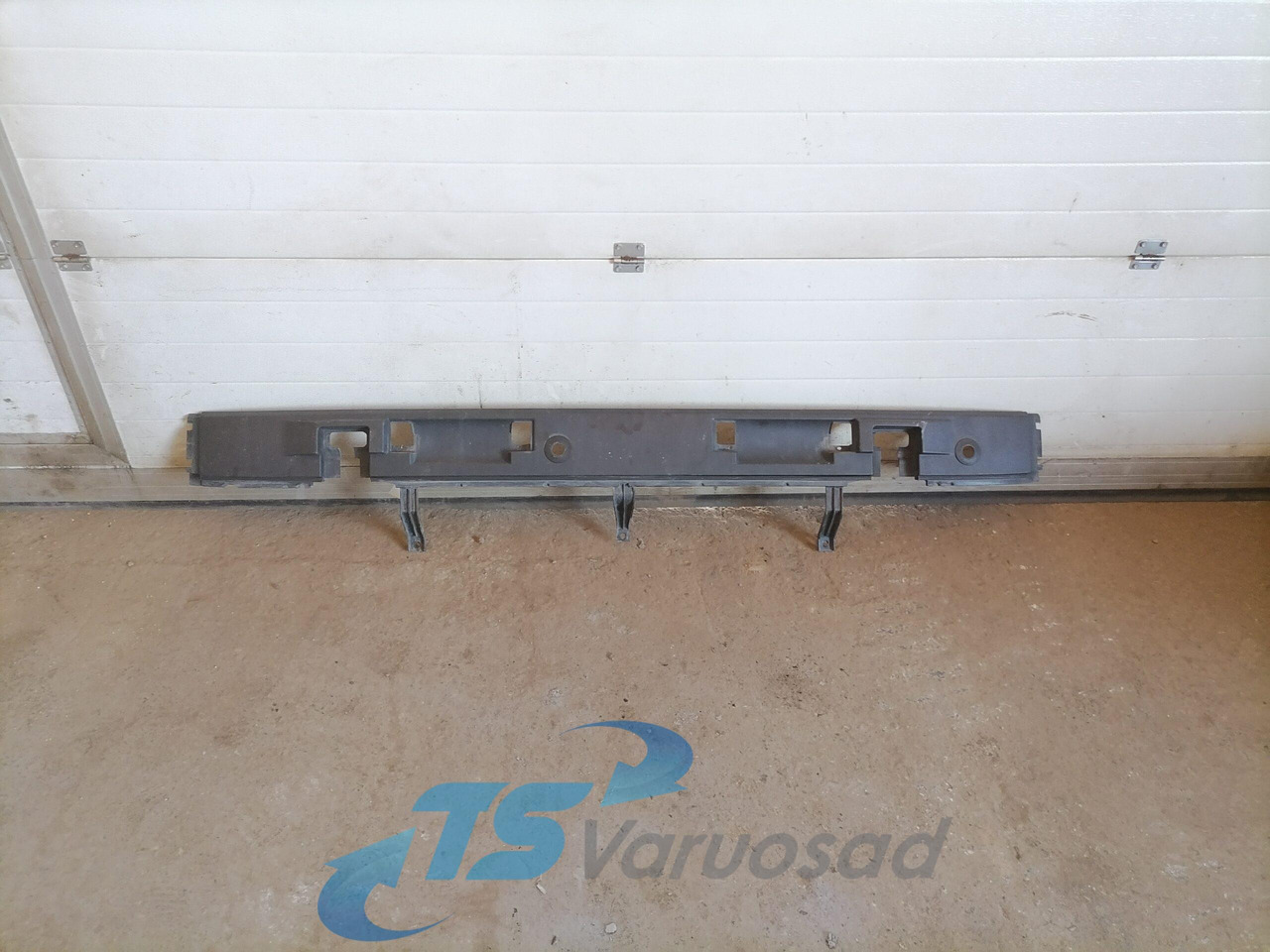 Volvo Iluvõre plastik 84055530 - Grill for Truck: picture 1 Volvo Iluvõre plastik 84055530 - Grill for Truck: picture 1