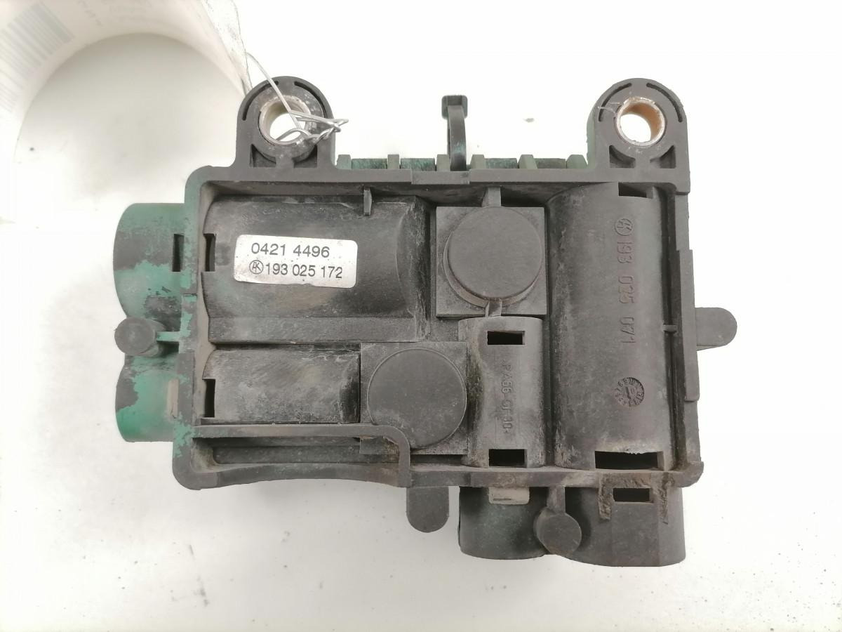 Volvo Juhtmestiku harukarp 04214496 - Fuse for Truck: picture 3 Volvo Juhtmestiku harukarp 04214496 - Fuse for Truck: picture 3