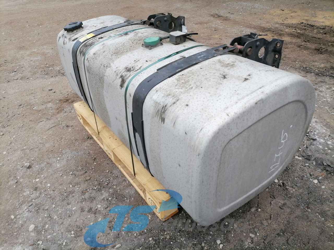 Volvo Kütusepaak 475L 22038784 - Fuel tank for Truck: picture 5 Volvo Kütusepaak 475L 22038784 - Fuel tank for Truck: picture 5