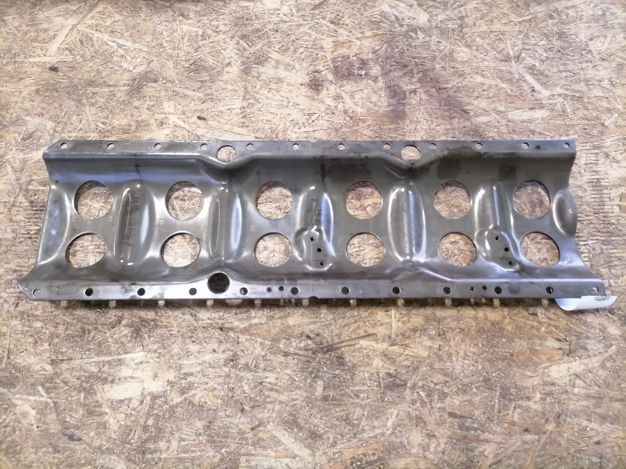 Volvo Ladder frame 20499612 - Oil pan for Truck: picture 4 Volvo Ladder frame 20499612 - Oil pan for Truck: picture 4
