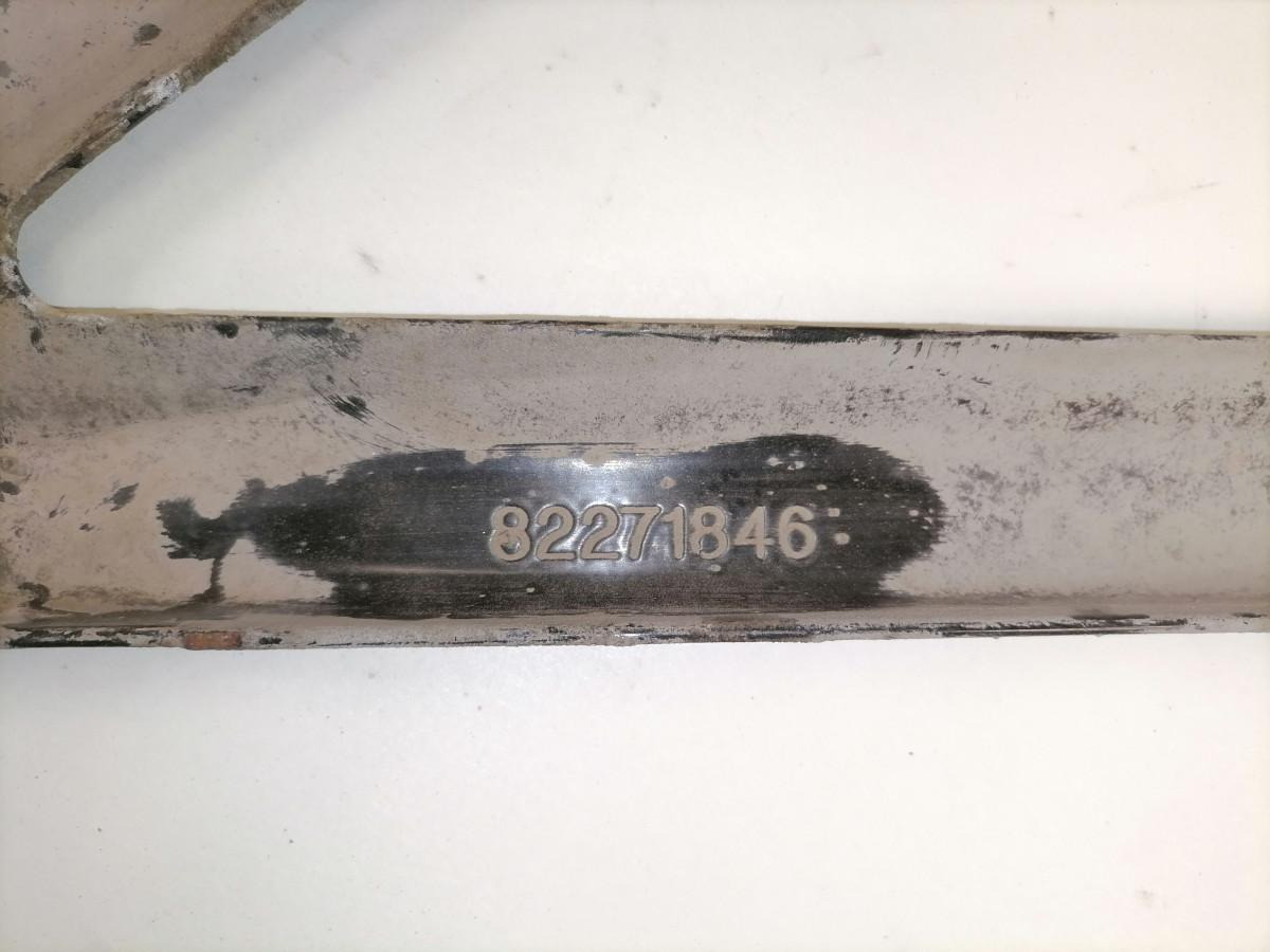 Volvo Mudguard bracket 82271846 - Universal part for Truck: picture 3 Volvo Mudguard bracket 82271846 - Universal part for Truck: picture 3