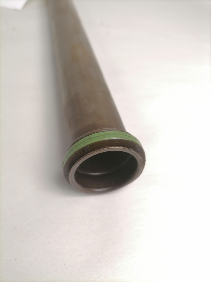 Volvo Oil pick up pipe 21599118 - Engine and parts for Truck: picture 3 Volvo Oil pick up pipe 21599118 - Engine and parts for Truck: picture 3