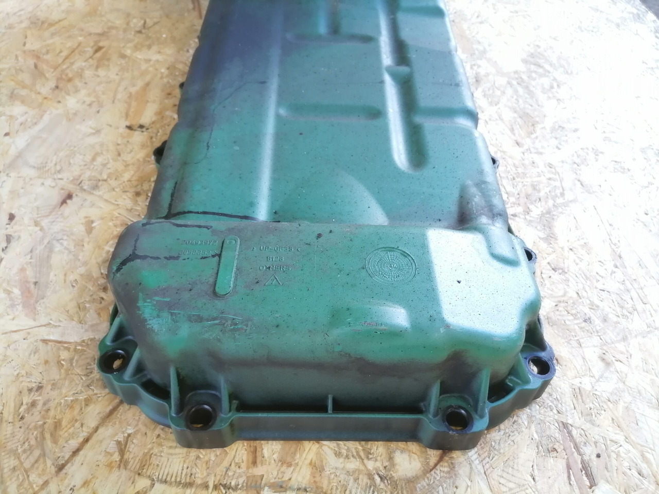 Volvo Oil sump 20493972 - Oil pan for Truck: picture 3 Volvo Oil sump 20493972 - Oil pan for Truck: picture 3