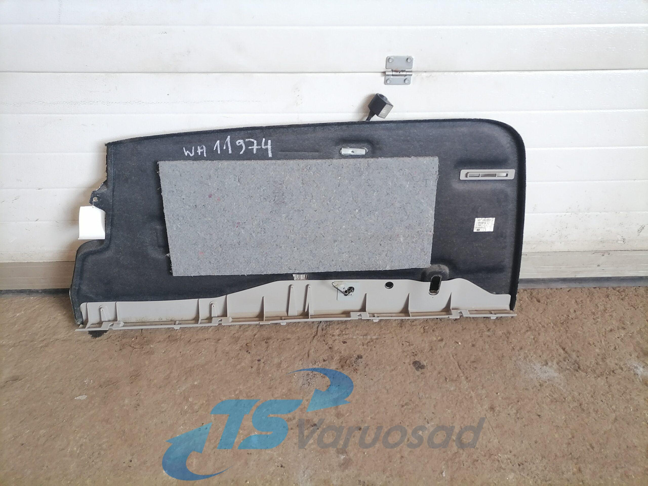 Volvo Salongi polster 20453813 - Universal part for Truck: picture 2 Volvo Salongi polster 20453813 - Universal part for Truck: picture 2