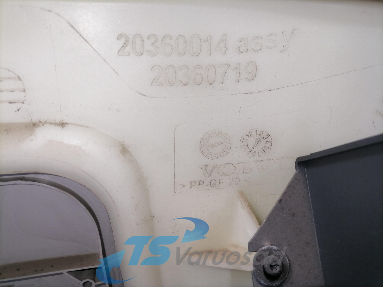 Volvo Salongi ülemine panipaik 20360719 - Universal part for Truck: picture 3 Volvo Salongi ülemine panipaik 20360719 - Universal part for Truck: picture 3
