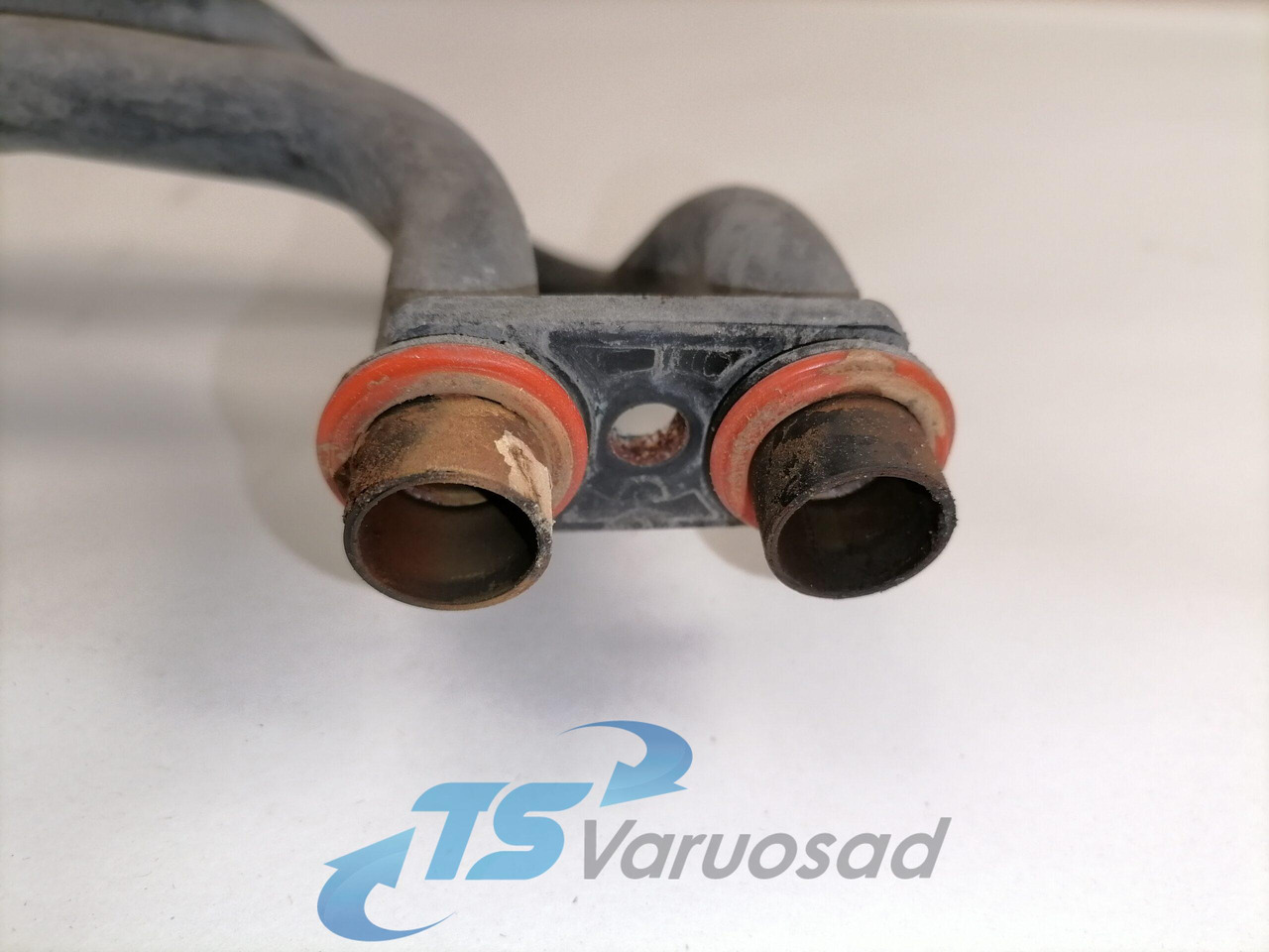Volvo Salongisoojendus torud 82819703 - Heating/ Ventilation for Truck: picture 2 Volvo Salongisoojendus torud 82819703 - Heating/ Ventilation for Truck: picture 2