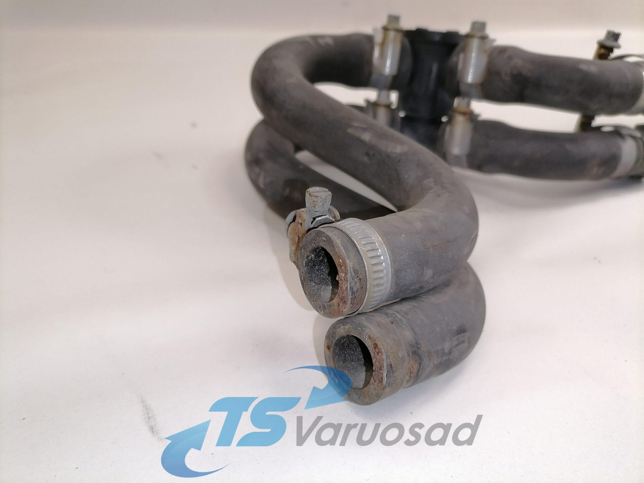 Volvo Salongisoojendus torud 82819703 - Heating/ Ventilation for Truck: picture 4 Volvo Salongisoojendus torud 82819703 - Heating/ Ventilation for Truck: picture 4