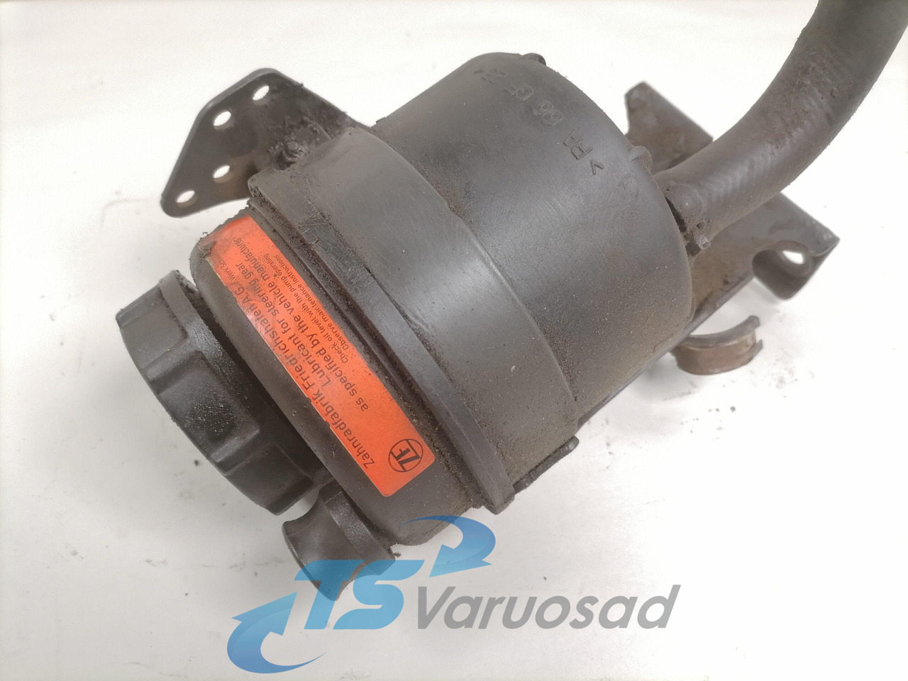 Volvo Steering oil tank+ bracket 20495075 - Steering hose for Truck: picture 4 Volvo Steering oil tank+ bracket 20495075 - Steering hose for Truck: picture 4