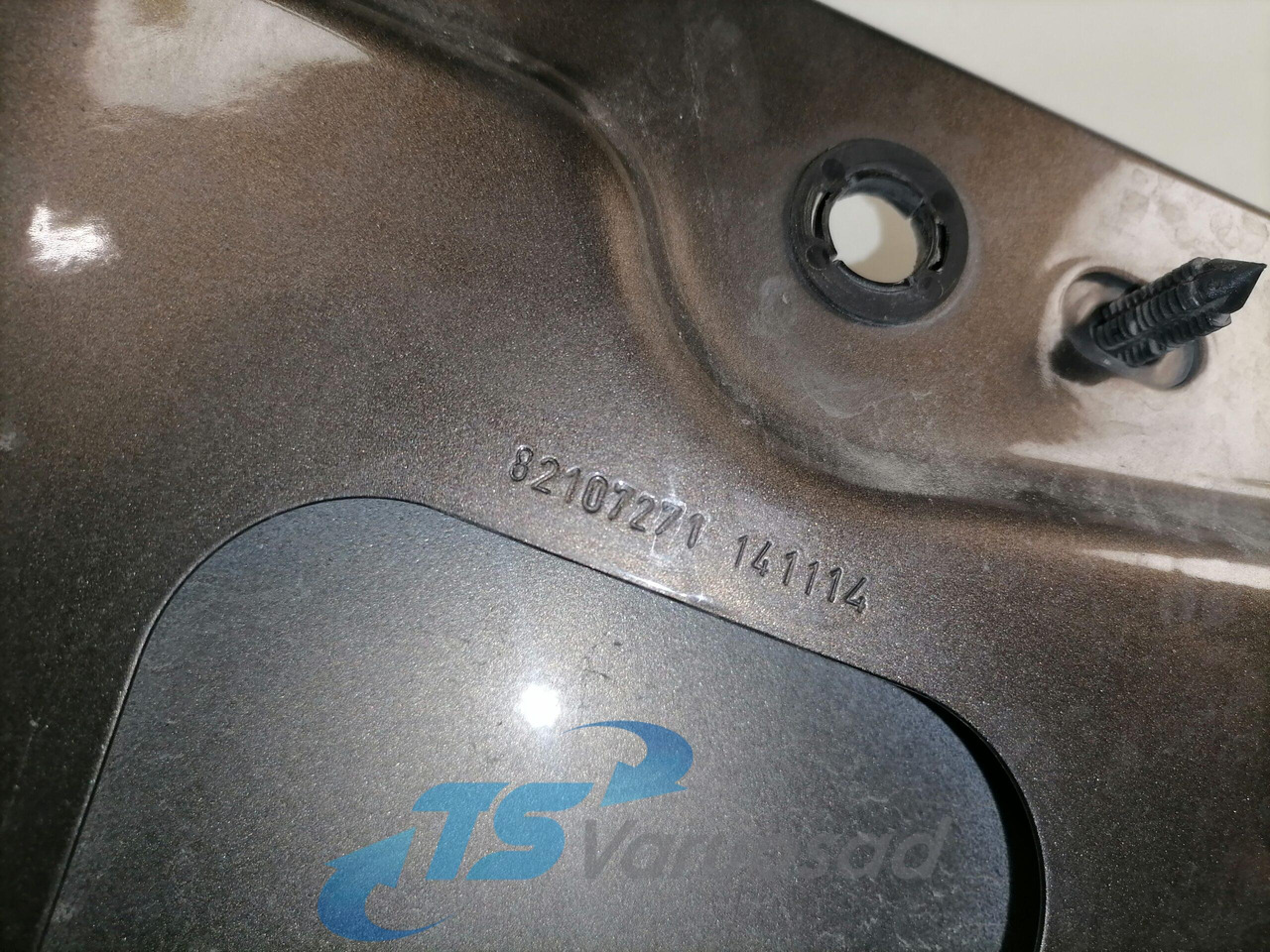 Volvo Ukse pikendus, vasak 82107271 - Door and parts for Truck: picture 3 Volvo Ukse pikendus, vasak 82107271 - Door and parts for Truck: picture 3