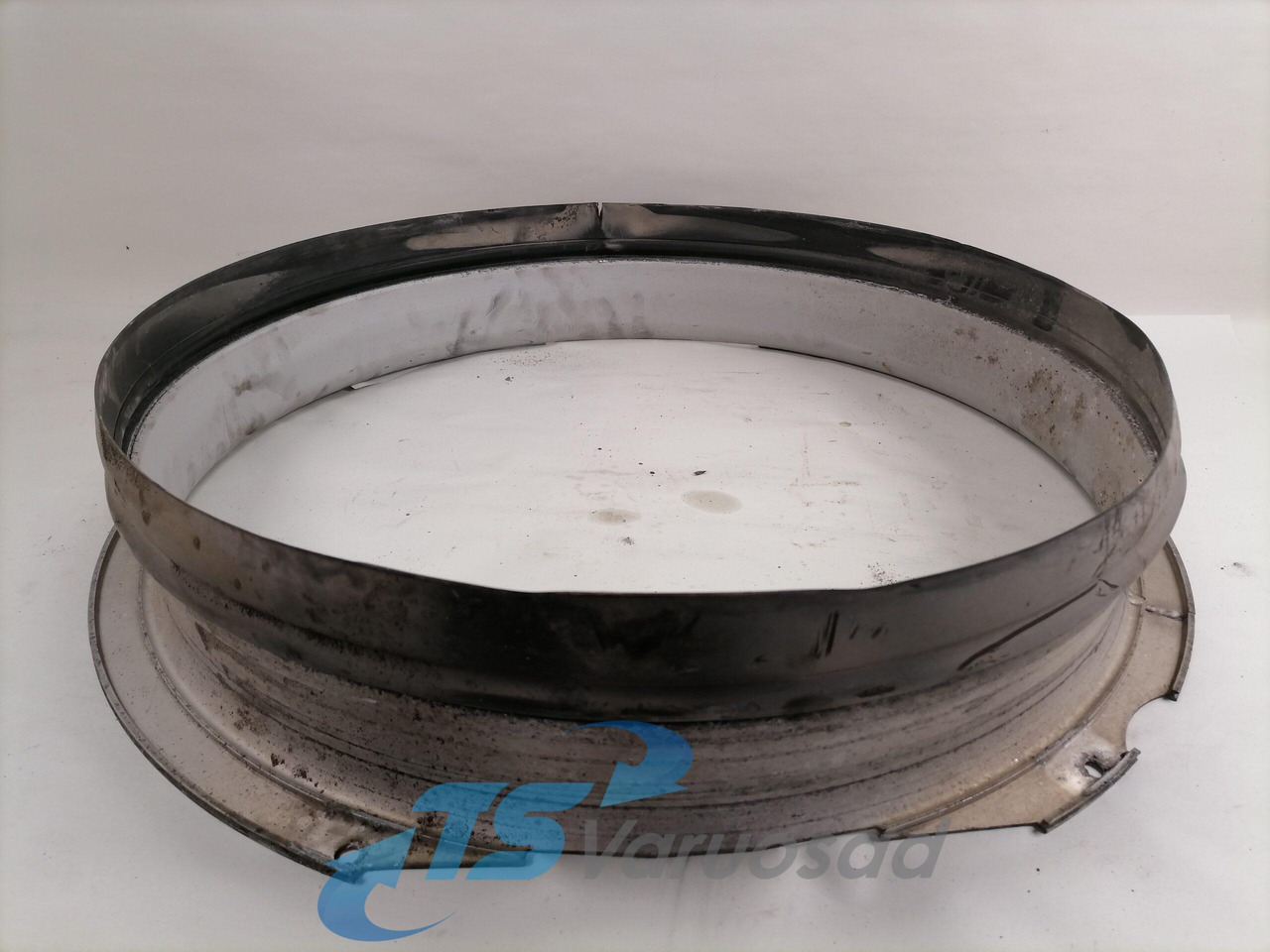 Volvo Ventilaatori metallrõngas 20878899 - Radiator for Truck: picture 3 Volvo Ventilaatori metallrõngas 20878899 - Radiator for Truck: picture 3