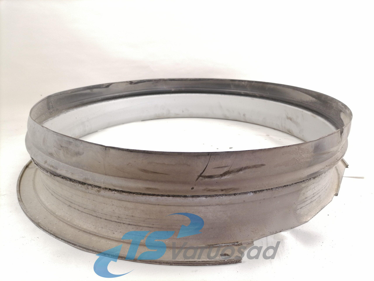 Volvo Ventilaatori metallrõngas 20878899 - Radiator for Truck: picture 2 Volvo Ventilaatori metallrõngas 20878899 - Radiator for Truck: picture 2