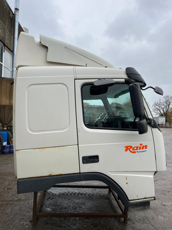 Volvo Volvo kabiin 85103669 - Cab and interior for Truck: picture 4 Volvo Volvo kabiin 85103669 - Cab and interior for Truck: picture 4