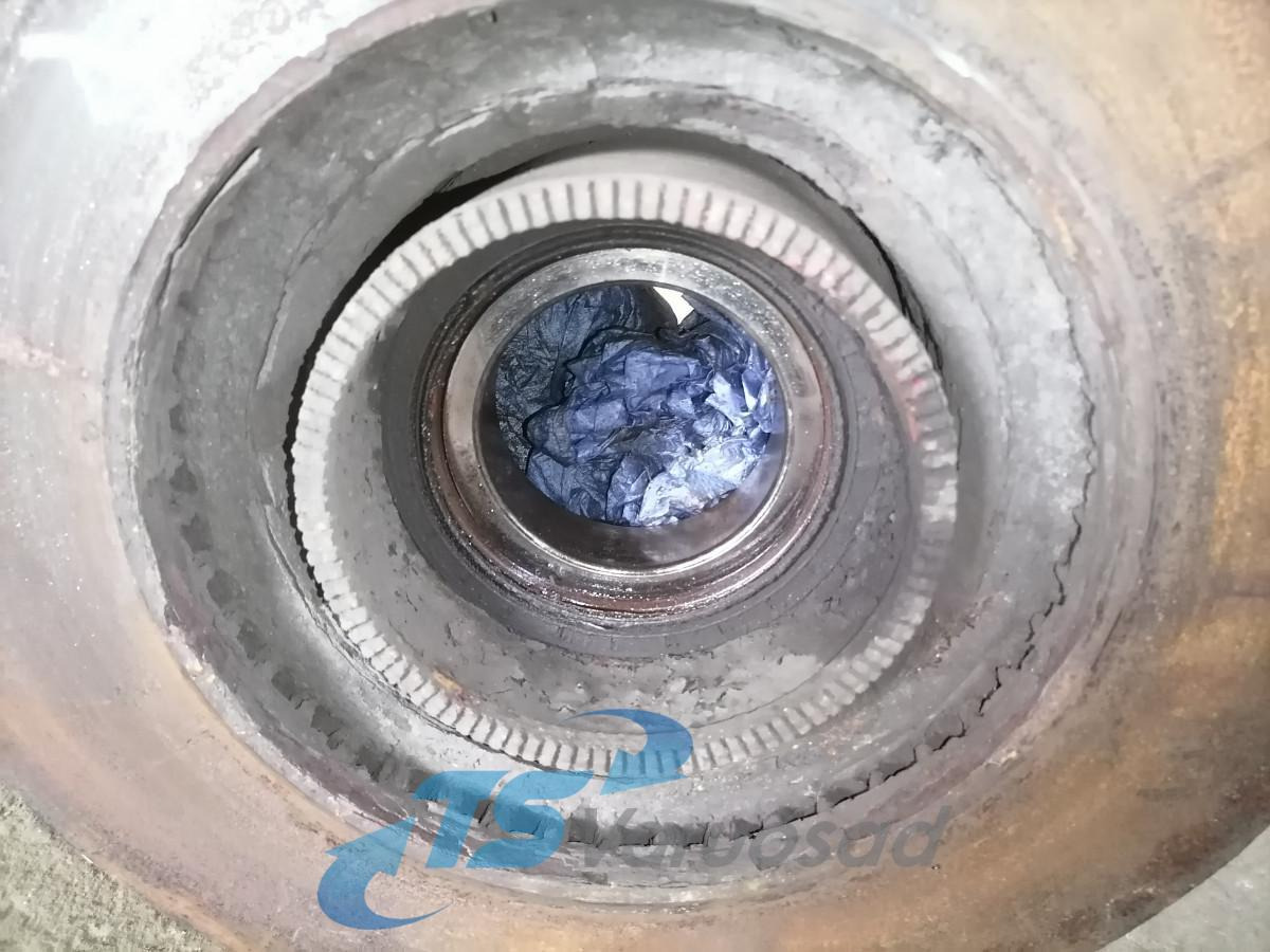 Volvo Volvo truck with wheel hub 21184091 - Wheel hub for Truck: picture 3 Volvo Volvo truck with wheel hub 21184091 - Wheel hub for Truck: picture 3