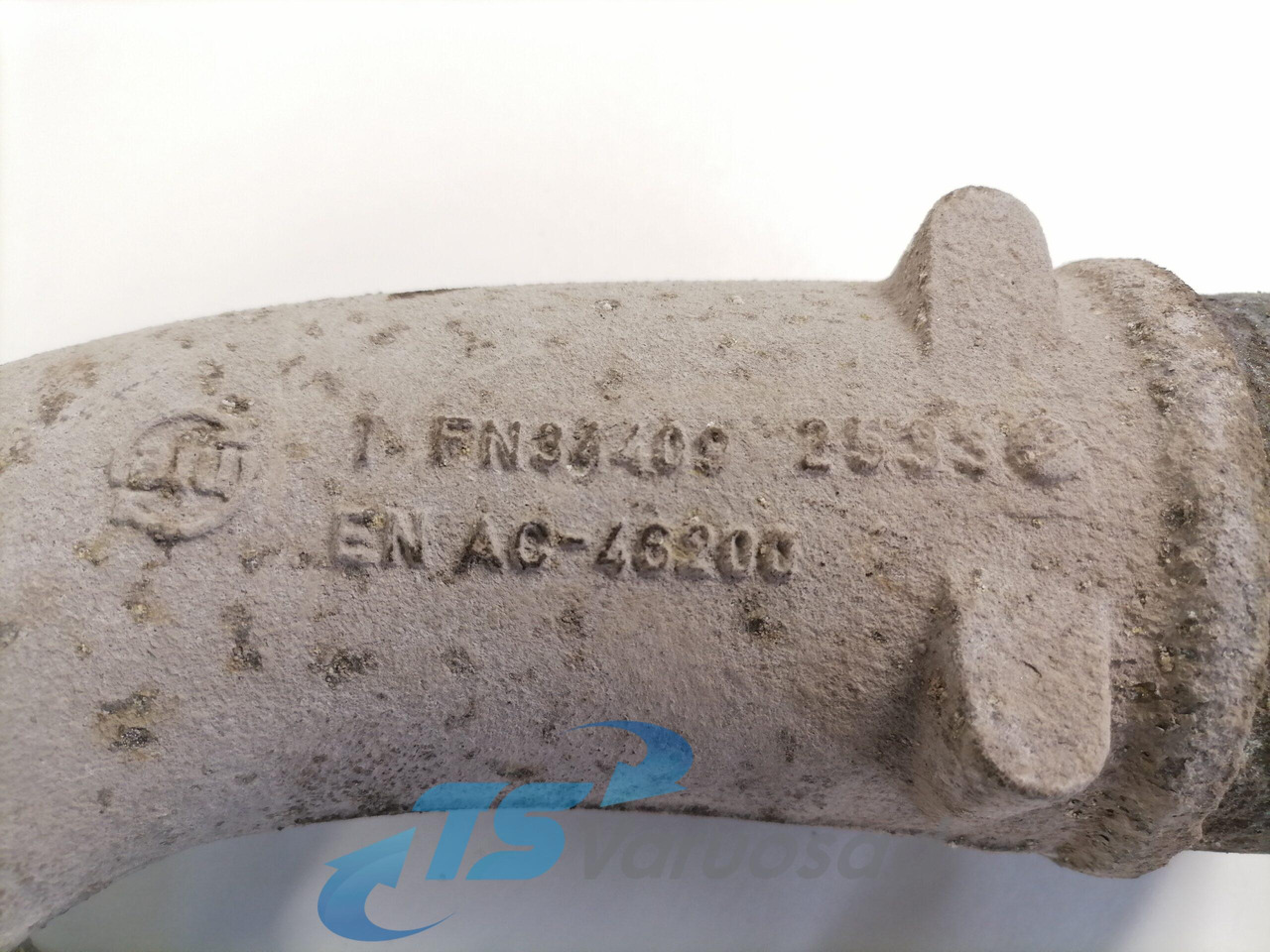Volvo intercooler pipe 21082831 - Intercooler for Truck: picture 5 Volvo intercooler pipe 21082831 - Intercooler for Truck: picture 5