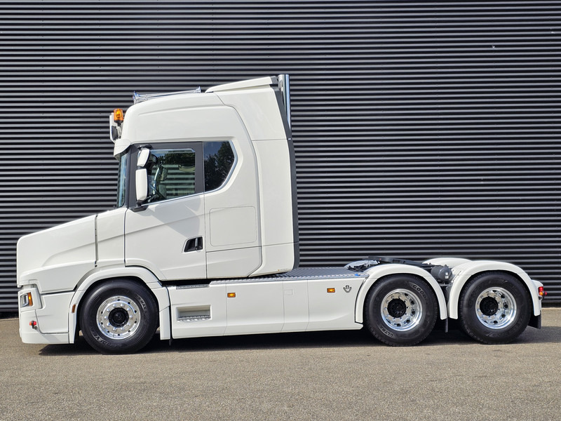 Scania T660 V8 6x4 TORPEDO / HAUBER / SHOW TRUCK - Tractor unit: picture 2 Scania T660 V8 6x4 TORPEDO / HAUBER / SHOW TRUCK - Tractor unit: picture 2