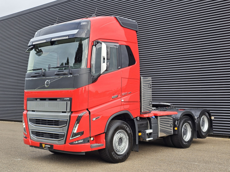 Volvo FH 16 650 / 6x4 BOOGIE / HYDRAULIC / RETARDER / 100T - Tractor unit: picture 1 Volvo FH 16 650 / 6x4 BOOGIE / HYDRAULIC / RETARDER / 100T - Tractor unit: picture 1