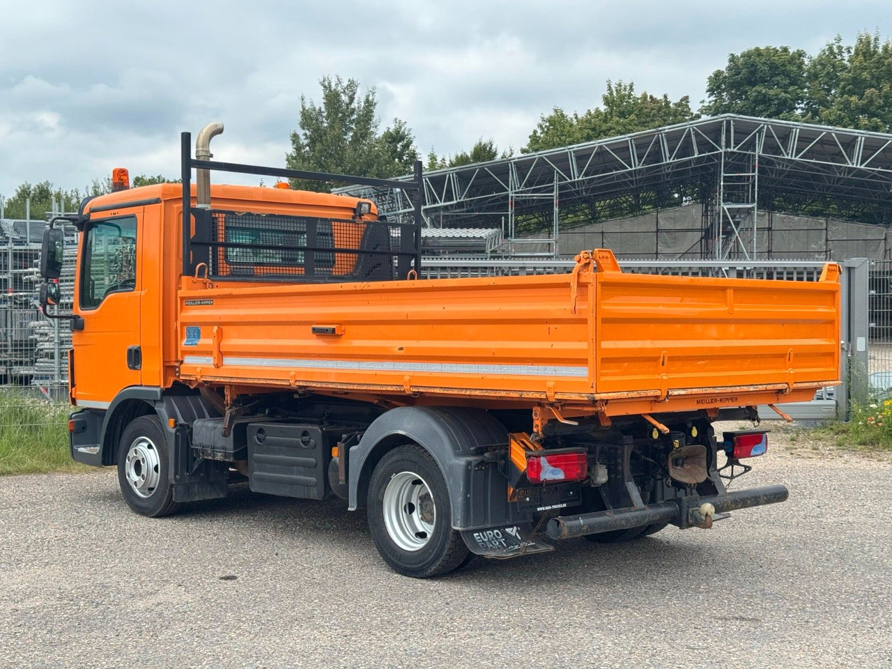 MAN 8.220 4x2 Meiller 3S. Kipper AHK Sperrdiff. TOP - Tipper: picture 4 MAN 8.220 4x2 Meiller 3S. Kipper AHK Sperrdiff. TOP - Tipper: picture 4