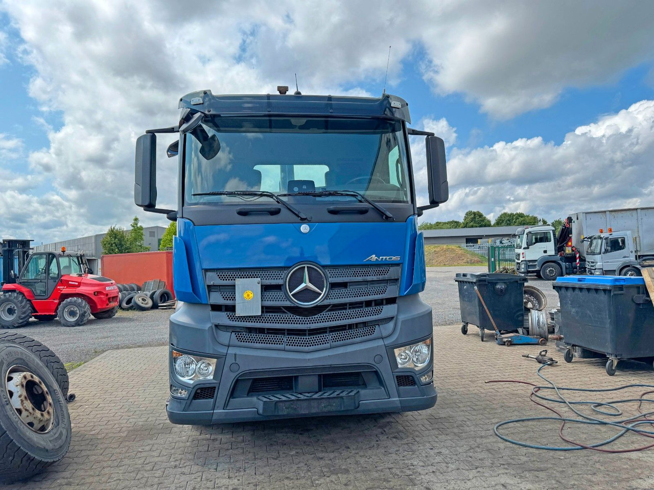 Mercedes-Benz 1833 4X2 Multilift Abroller Top Zustand - Hook lift truck: picture 5 Mercedes-Benz 1833 4X2 Multilift Abroller Top Zustand - Hook lift truck: picture 5