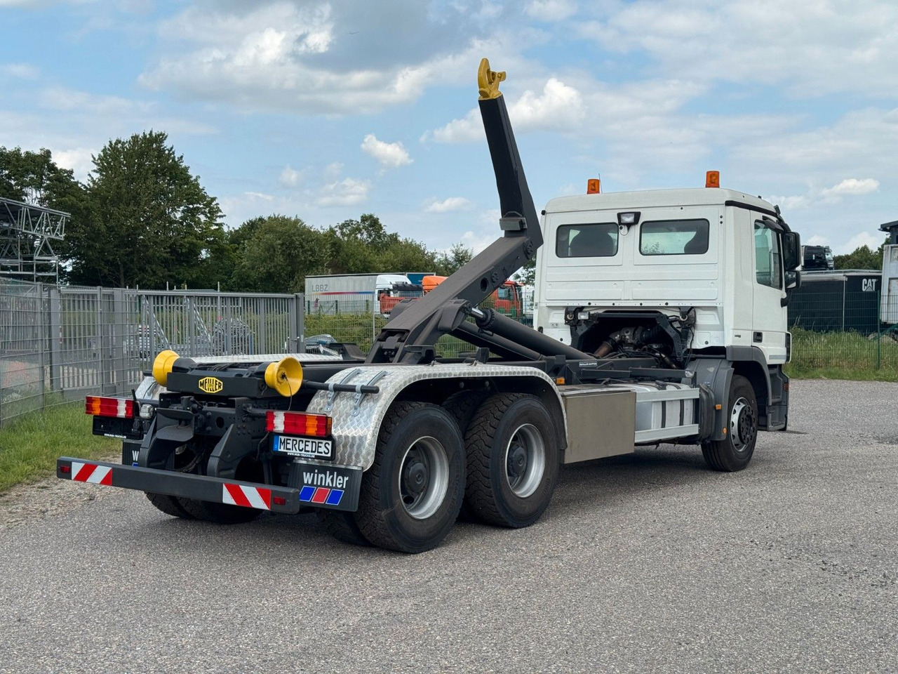Mercedes-Benz 2641 6X4 Retarder Meiller mit Funk Top Zust - Hook lift truck: picture 5 Mercedes-Benz 2641 6X4 Retarder Meiller mit Funk Top Zust - Hook lift truck: picture 5