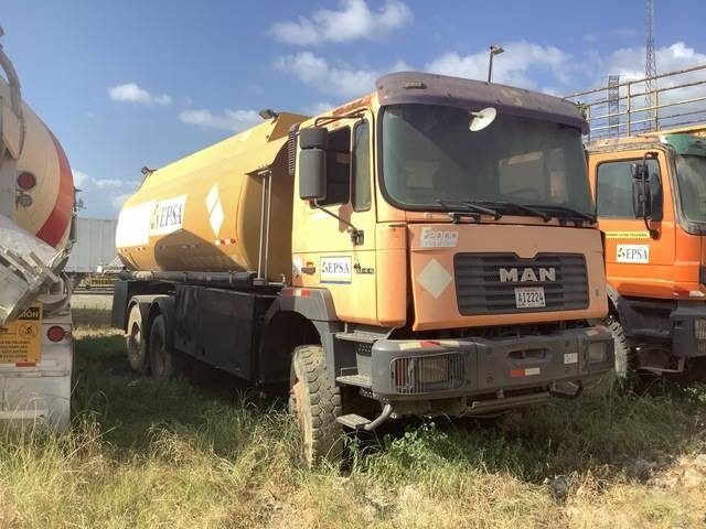 MAN 33.414-V20 - Tank truck: picture 4 MAN 33.414-V20 - Tank truck: picture 4