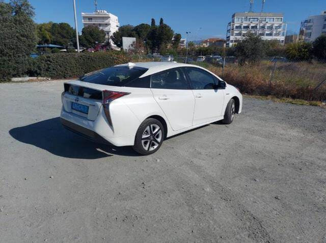 Toyota Prius Hybrid - Car: picture 3 Toyota Prius Hybrid - Car: picture 3