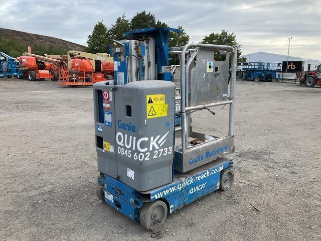 Genie GR15 - Vertical mast lift: picture 3 Genie GR15 - Vertical mast lift: picture 3