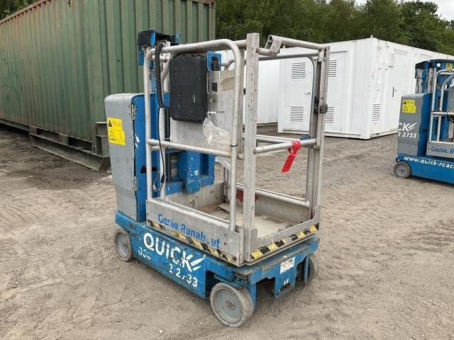 Genie GR15 - Vertical mast lift: picture 4 Genie GR15 - Vertical mast lift: picture 4