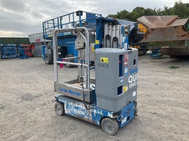 Genie GR15 - Vertical mast lift: picture 2 Genie GR15 - Vertical mast lift: picture 2