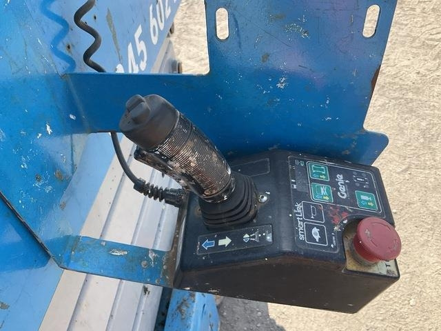 Scissor lift Genie GS3232: picture 10
