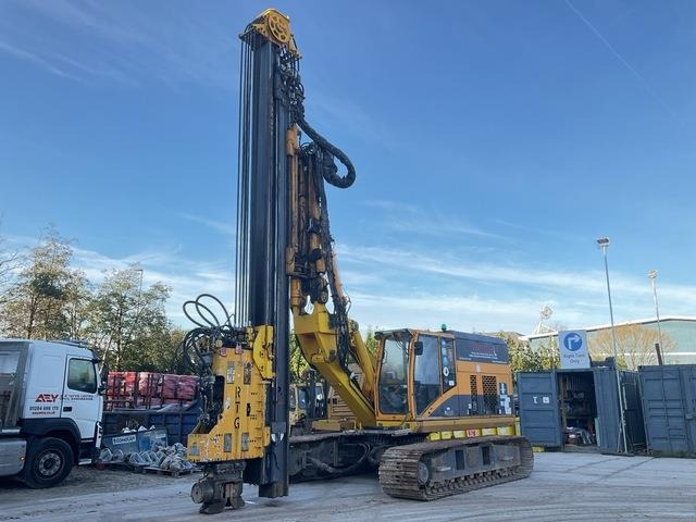 RTG RG14T - Pile driver: picture 1 RTG RG14T - Pile driver: picture 1