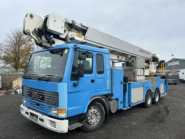 Volvo FL10 - Crane truck: picture 1 Volvo FL10 - Crane truck: picture 1