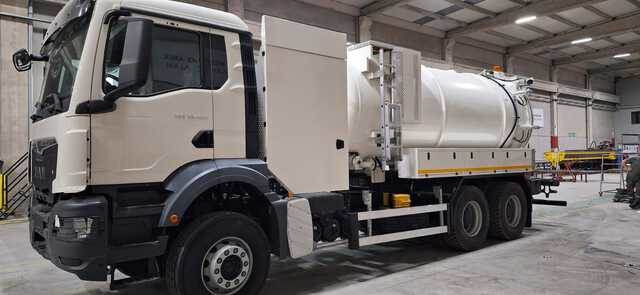MAN TGS 33.400 Jetter - Vacuum truck: picture 1 MAN TGS 33.400 Jetter - Vacuum truck: picture 1