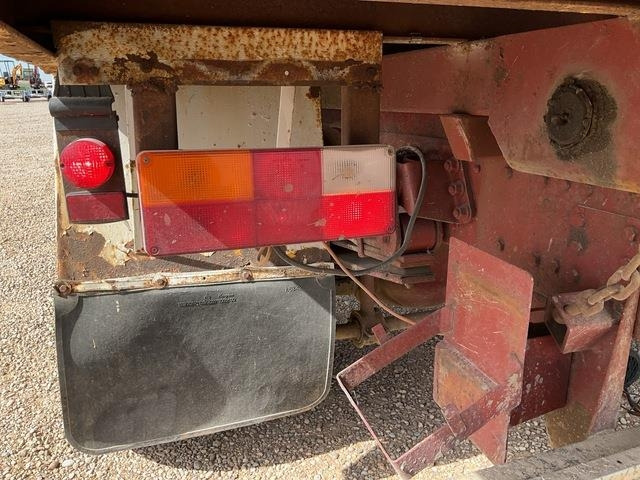 Crane truck Iveco 170E23: picture 15