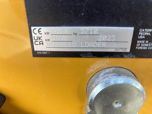 Wheel loader CAT 906: picture 6