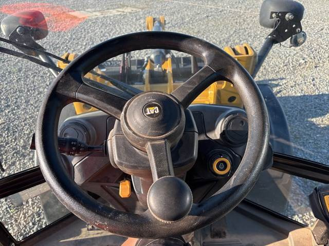 Wheel loader CAT 906: picture 24