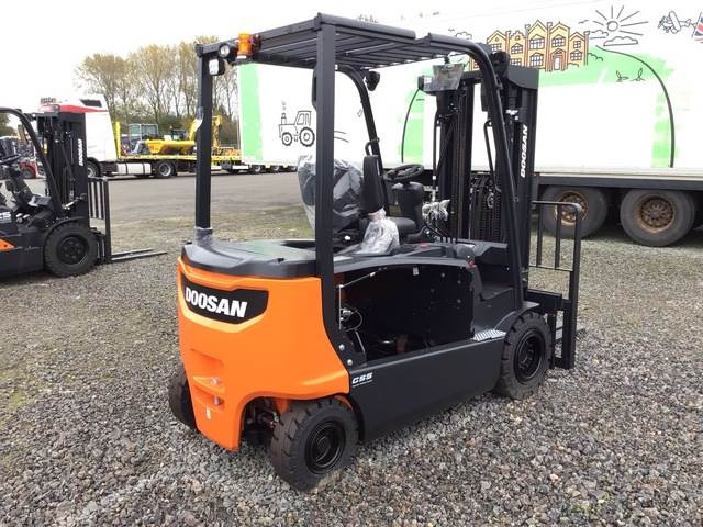 Doosan B30X-7 PLUS - Electric forklift: picture 3 Doosan B30X-7 PLUS - Electric forklift: picture 3