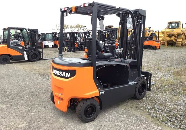 Doosan B35X-7 PLUS - Electric forklift: picture 3 Doosan B35X-7 PLUS - Electric forklift: picture 3