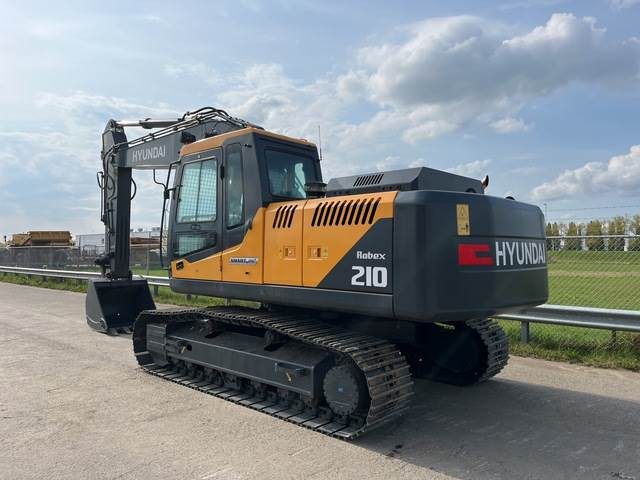 Hyundai R210 - Crawler excavator: picture 2 Hyundai R210 - Crawler excavator: picture 2