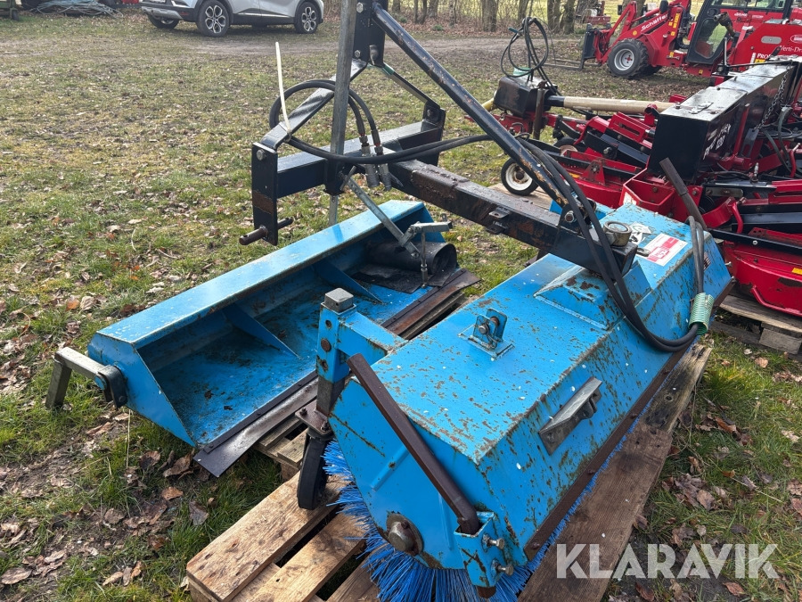 Kost med opsamler Fricke landmaschinen FKM 151 - Garden equipment: picture 1 Kost med opsamler Fricke landmaschinen FKM 151 - Garden equipment: picture 1