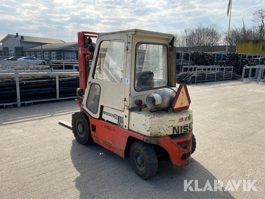 Truck Nissan FG20 - Material handling equipment: picture 3 Truck Nissan FG20 - Material handling equipment: picture 3