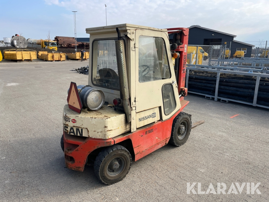 Truck Nissan FG20 - Material handling equipment: picture 5 Truck Nissan FG20 - Material handling equipment: picture 5