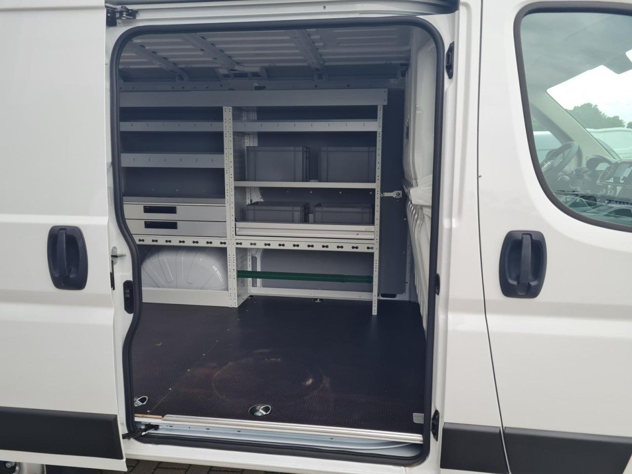 Fiat Ducato 30 Kasten L1H1 KLIMA PDC REGALE TEMPOMAT - Small van: picture 4 Fiat Ducato 30 Kasten L1H1 KLIMA PDC REGALE TEMPOMAT - Small van: picture 4